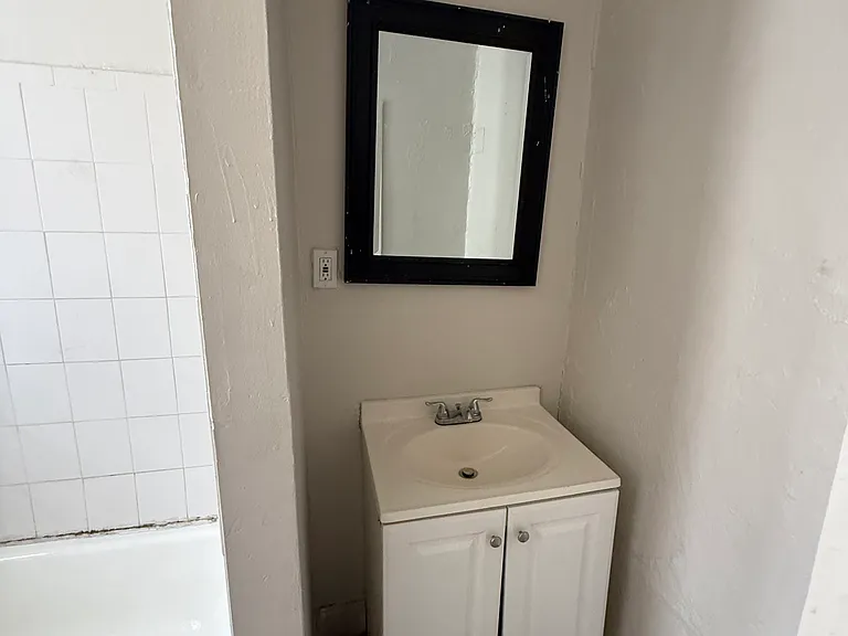 613 NW 27th Ave — Photo 3