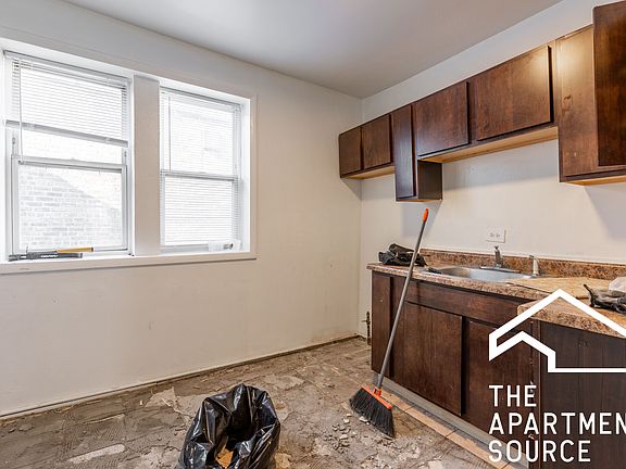 3rd image of 6302 N Oakley Ave #3