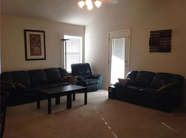 1556 Tonia Loop — Photo 3