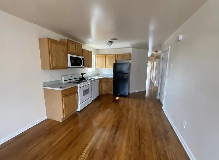 13 Union St #2 — Photo 6