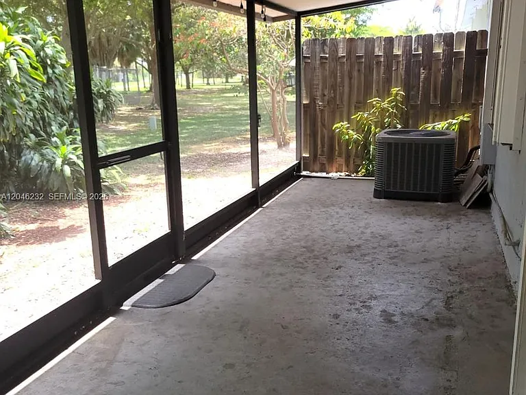 7954 NW 41st Ct — Photo 20