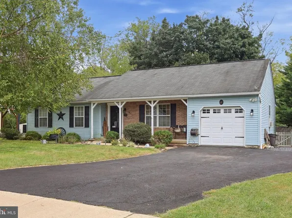115 Quince Dr, Telford, PA 18969