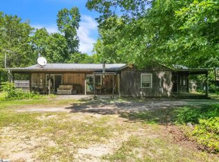 934 Rocky Ridge Rd, Enoree, SC 29335