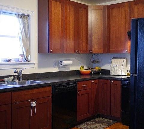 Kitchen, plenty of counter space