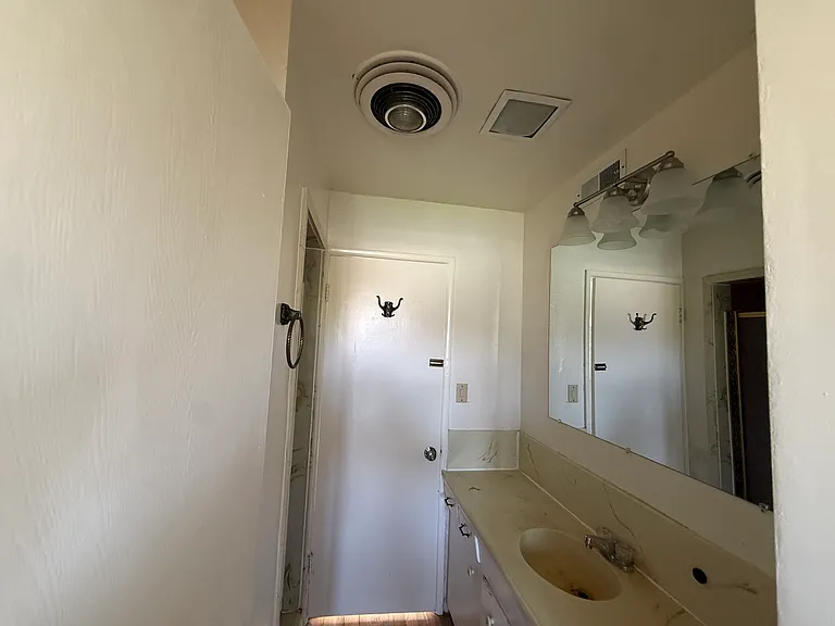 1271 Slaughter Ave — Photo 7