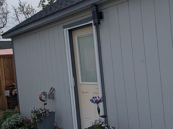 2nd image of 1442 Plumas St
