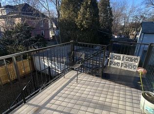 624 N Sheridan Rd #2, Waukegan, IL 60085