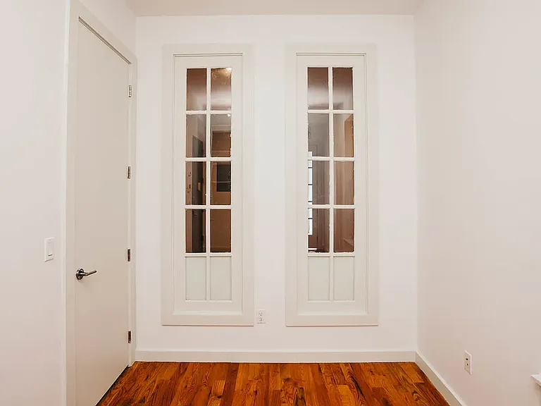 330 Harman St #1L — Photo 4