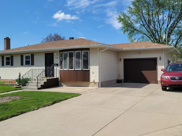 528 Glenwood Dr, Belvidere, IL 61008