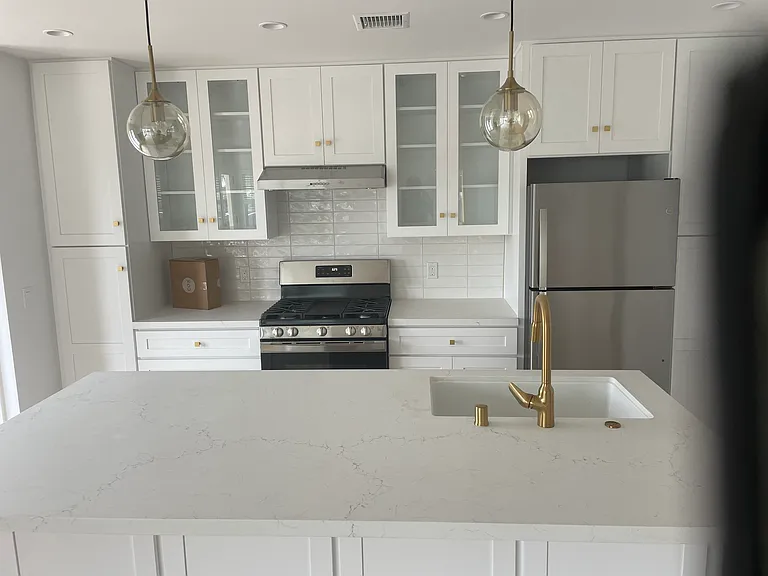 141 W Avenida Cadiz — Photo 2