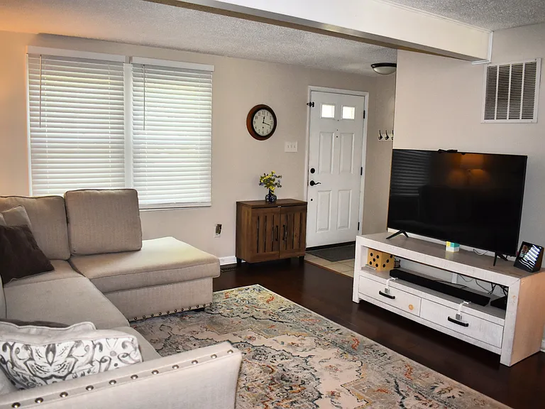 8169 Dark Den Cir — Photo 2