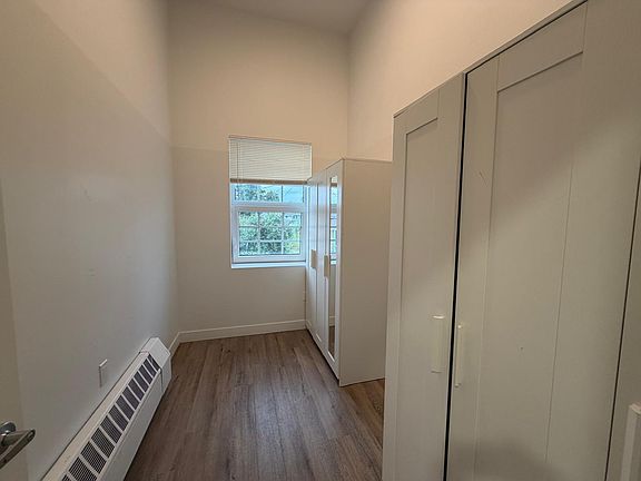 5th image of 669 24th St #9