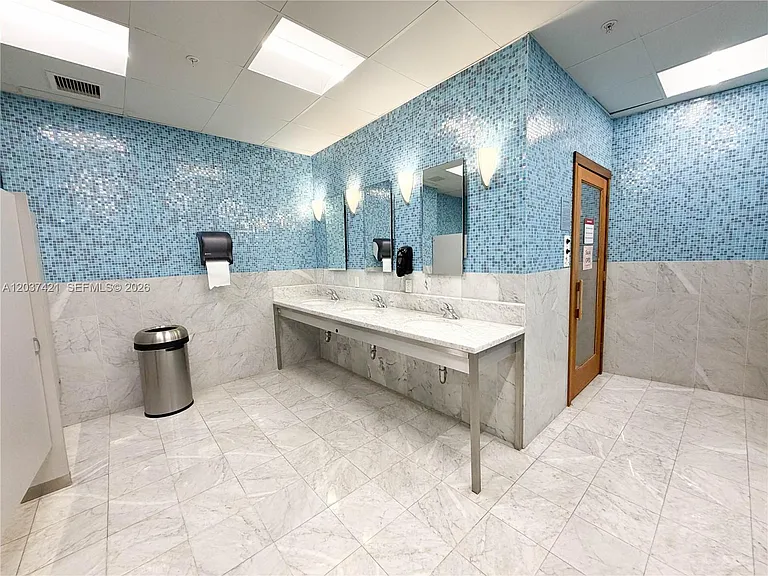 185 SW 7th St #2900 — Photo 30