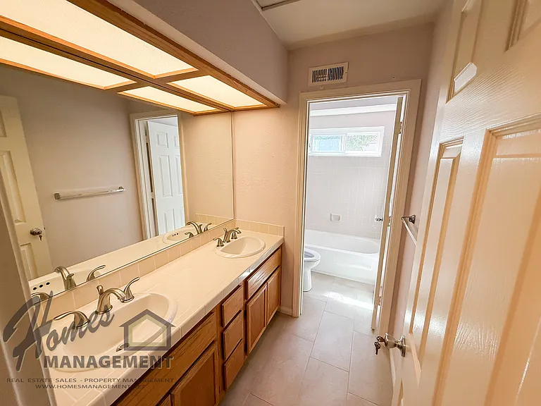 593 Silver Shadow Dr — Photo 19