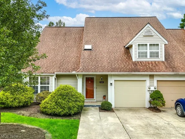 7681 Creekwood Dr #C9, North Royalton, OH 44133