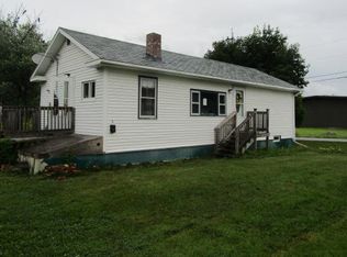 15 Beech St, Calais, ME 04619