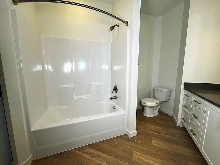 22025 NE HALSEY ST. — Photo 18
