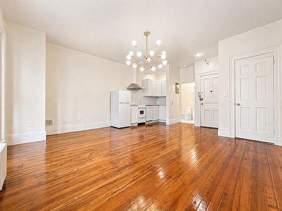 4th image of 317 W 108th St #8