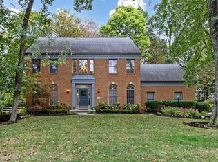 1346 Harrison Pond Dr, New Albany, OH 43054