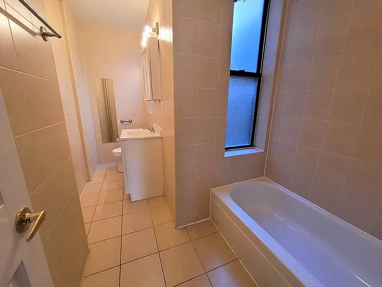 42 W 65th St #4Y — Photo 4