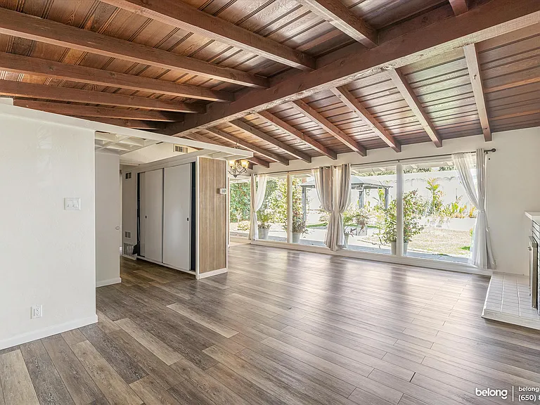 2036 Center Rd — Photo 3