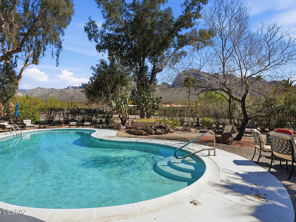 1st image of 4 W Greenock Dr #Drive4aa
