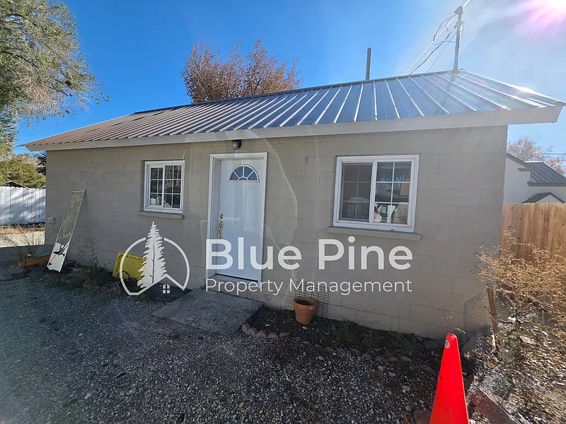 1 bed, 1.0 bath, 420 sqft, $600 — Photo 1