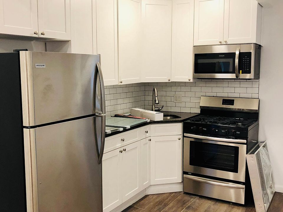 1st image of 3122 Jerome Ave APT 2