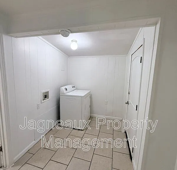 106 Fontenot Rd — Photo 7