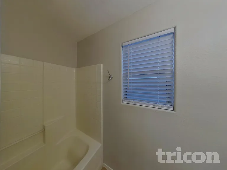 1612 E Barbarita Ave — Photo 15