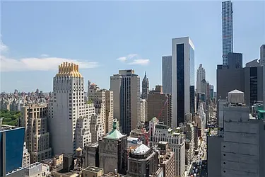 Sold by Macklowe Investment Properties