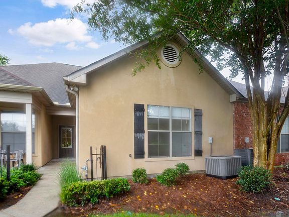2nd image of 809 Summer Breeze Dr APT 1202