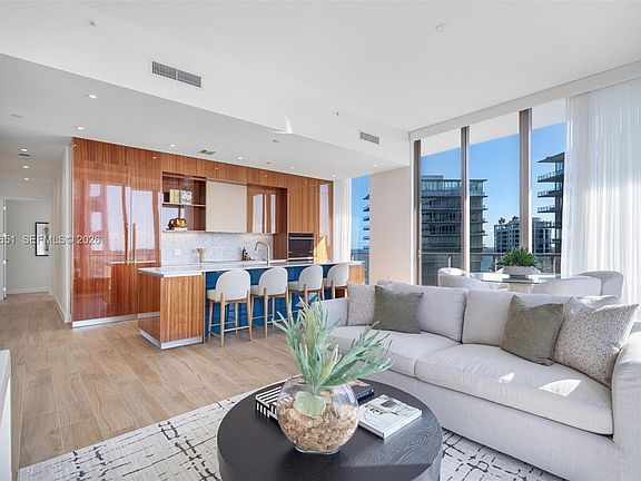 4th image of 2655 S Bayshore Dr #1911