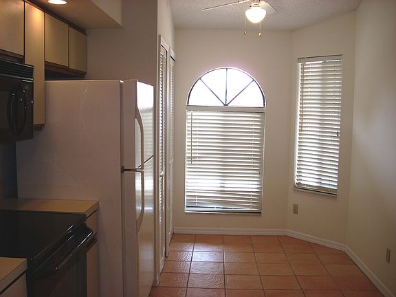 4th image of 145 Crown Point Cir