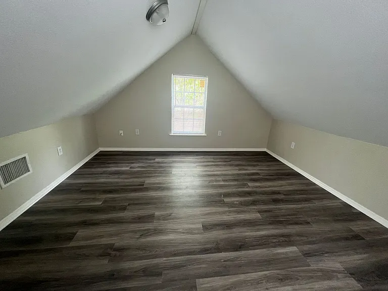 203 W Nolan St — Photo 9