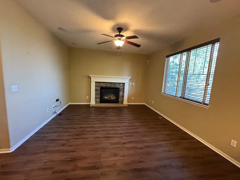 24623 E Hoover Pl — Photo 7