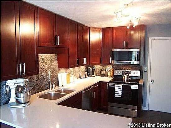 5th image of 4318 Hickoryview Dr