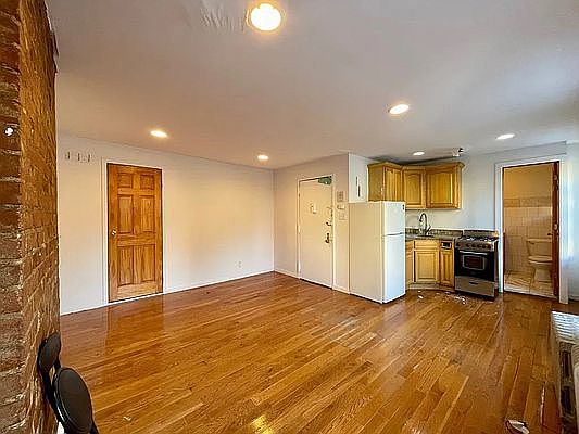1st image of 444 E 118th St #2F