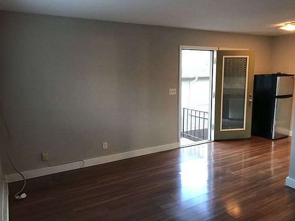 4th image of 1006 Randolph Ave
