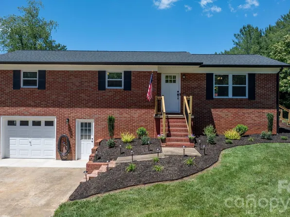 55 Hillsdale Ln, Taylorsville, NC 28681