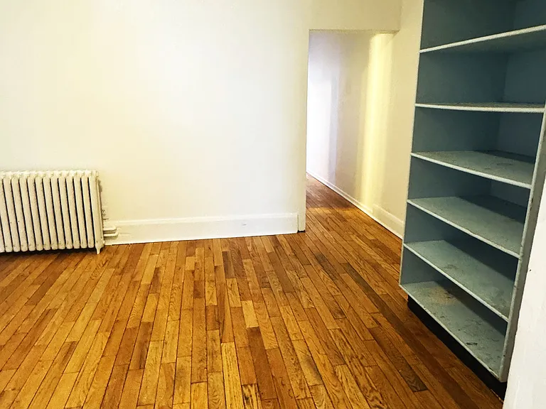 383 Lansdowne Ave #MAIN FLOOR — Photo 12