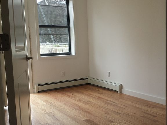 3rd image of 15 Columbus Pl #3