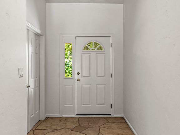 5th image of 6578 Oak Leaf Ct