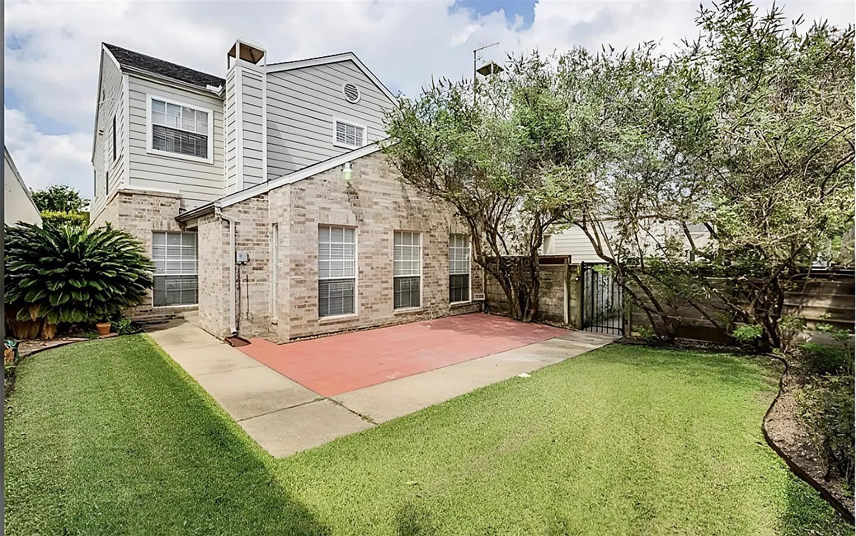 Building Photo - 12565 Piping Rock Dr