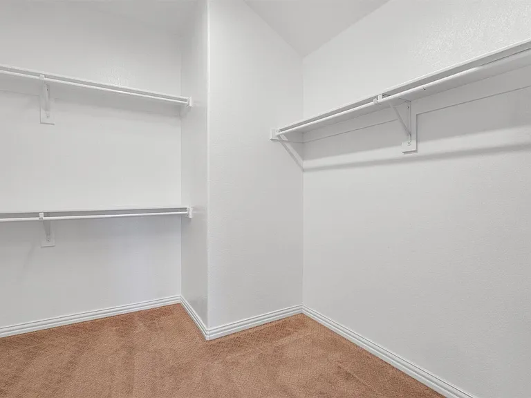 2310 Bellewood Ct — Photo 14