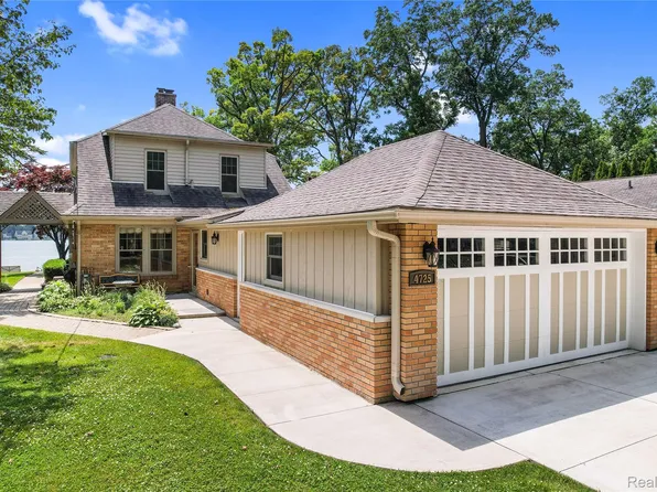 4725 Motorway Dr, Waterford, MI 48328