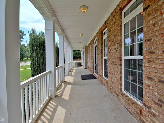 5th image of 190 Silverbell Ln