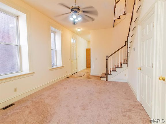 3rd image of 915 Ann Ave