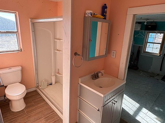 4th image of 1503 Smedley Rd