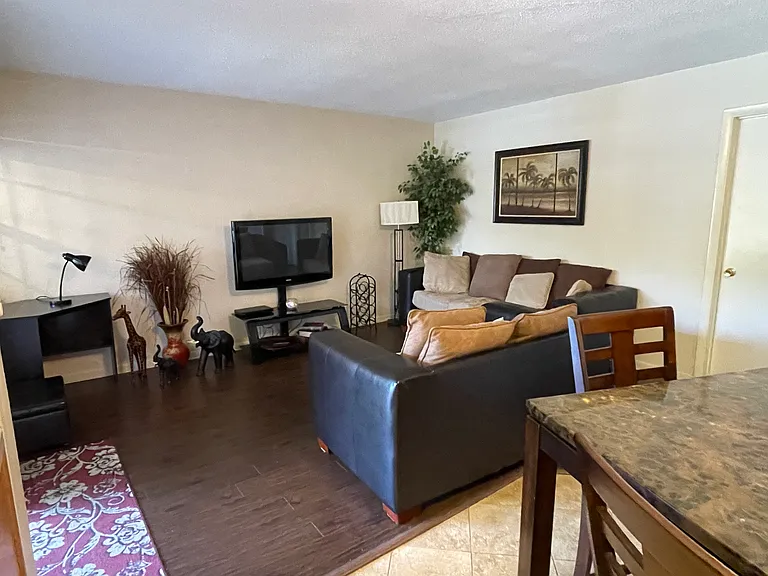 421 NE 1st St #219 — Photo 3
